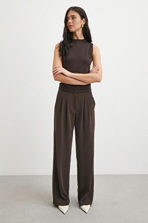 Beli Lastikli Pileli Geniş Paça Pantolon Kahve