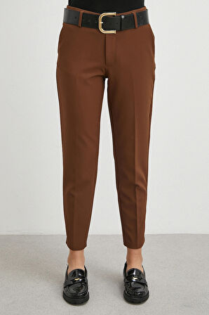 Kemerli Havuç Paça Pantolon Kahve