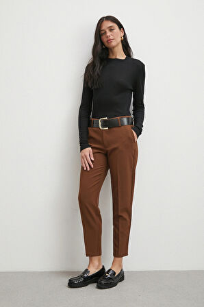 Kemerli Havuç Paça Pantolon Kahve