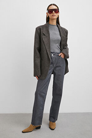 Çapraz Fermuarlı Kesik Paça Düğmeli Jean Füme