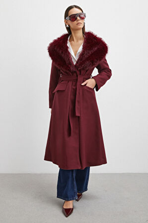 Kürk Yaka Kuşaklı Kaşe Kaban Bordo
