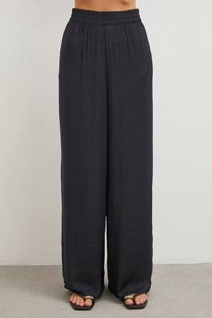 Beli Lastikli Dökümlü Geniş Paça Pantolon Lacivert