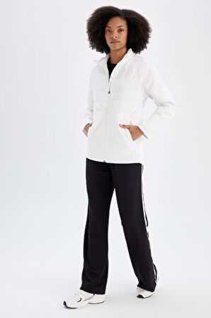 DeFactoFit Su İtici Hafif Mont Slim Fit Dar Kesim Kapüşonlu Fermuarlı Cepli Mevsimlik C7802AX24WNWT80