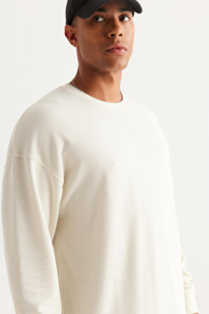 Erkek Bej Loose Fit Içi Polarlı 3 Iplik Bisiklet Yaka Jakarlı Sweatshirt