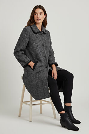 KADIN ÖNÜ DÜĞMELİ CEPLİ KALIN TRİKO HIRKA