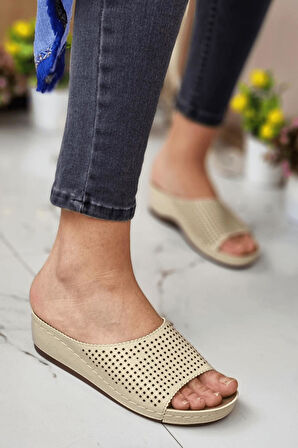 Suçi Kadın Şık Lazer Desenli Günlük Ortopedik Taban Terlik Misafir Genç Anne Dışarı Ev Terliği