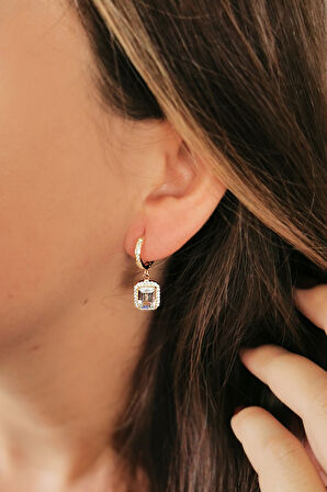 Baget Taşlı Altın Günlük Küpe