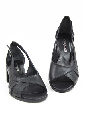 Karina Siyah Hakiki Deri Klasik Topuklu Ayakkabı