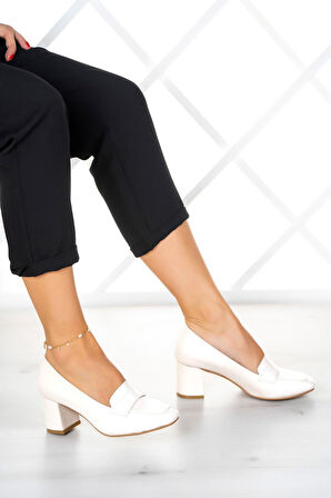 Della Beyaz Kalın Topuklu Ayakkabı