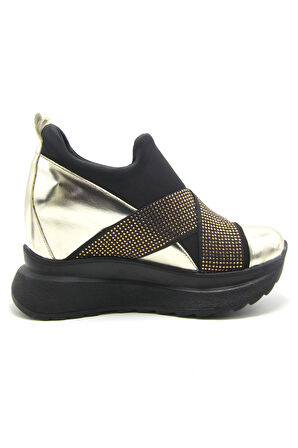 Lopez Exclusive Altın Rugan Streç Taşlı Gizli Dolgu Günlük Ayakkabı