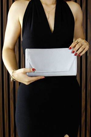 Erkan Saçmacı Gümüş Saten Zincir Askılı Manyetik Kapaklı İç Cepli Zarif Abiye El Çantası