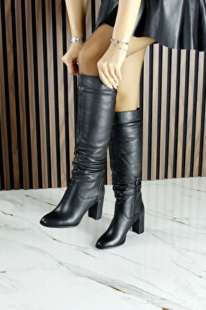 Siyah Hakiki Dana Derisi Büzgülü Fermuarlı Yuvarlak Burun Kalın Topuklu Çizme