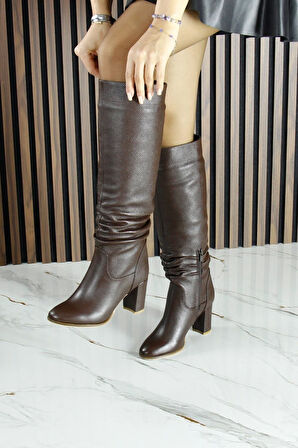 Kahverengi Hakiki Dana Derisi Büzgülü Fermuarlı Yuvarlak Burun Kalın Topuklu Çizme