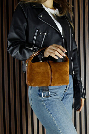 Erkan Saçmacı Taba Hakiki Dana Süet Fermuarlı Askılı İç Cepli Orta Boy Günlük Omuz Çantası