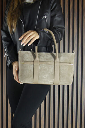 Erkan Saçmacı Kum Hakiki Dana Süet Fermuarlı Üç Bölmeli İç Cepli Askılı Orta Boy Günlük Omuz 