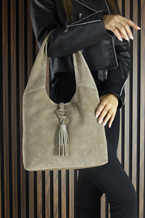 Erkan Saçmacı Kum Hakiki Dana Süet Püsküllü Manyetik Kapaklı Orta Boy Günlük Omuz Çantası