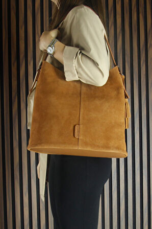 Erkan Saçmacı Taba Hakiki Dana Süet Püsküllü Manyetik Kapaklı Büyük Boy Günlük Omuz Çantası