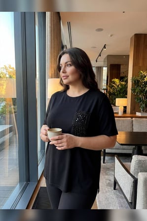 Wearon Kadın Melek Süzene Nakışlı Payetli Siyah Tişört