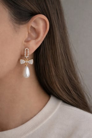 Çelik Gold Taşlı Fiyonk Model Damla İncili Livia Küpe -kararma yapmaz-