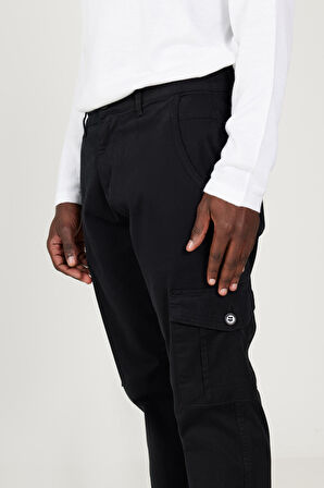 Erkek Siyah Slim Fit Dar Kesim Kargo Cepli Pamuklu Esnek Pantolon