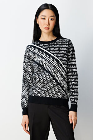 On Kadın Sıfır Yaka Desenli Kazak 65300 Siyah