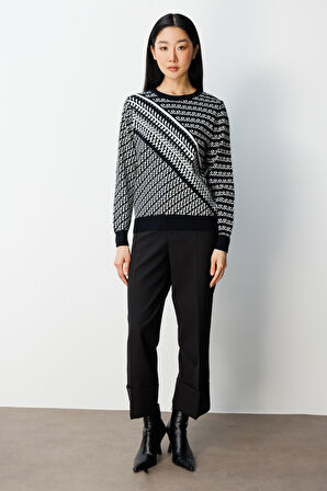 On Kadın Sıfır Yaka Desenli Kazak 65300 Siyah