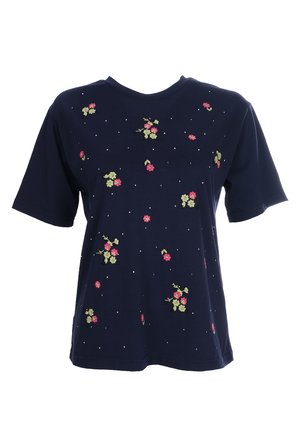 On Oversize Nakışlı Kısa Kol Kadın Bluz - Minimalist Tarz