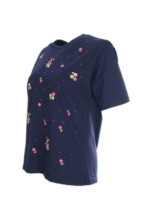 On Oversize Nakışlı Kısa Kol Kadın Bluz - Minimalist Tarz