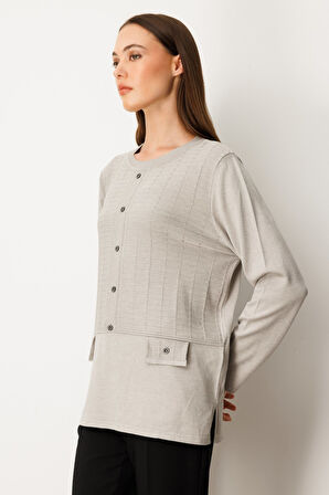 On Kadın Kabartma Desenli Süs Düğmeli Triko Kazak 65358 Gri