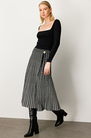 On Kadın Aksesuar Detaylı Midi Triko Etek 65208 Siyah