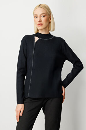 On Kadın Pencere Detaylı Taşlı Kazak 65372 Siyah