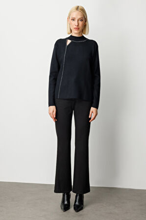 On Kadın Pencere Detaylı Taşlı Kazak 65372 Siyah