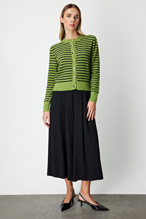 On Kadın Sıfır Yaka Çizgili Hırka 63901 Yeşil