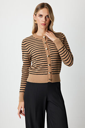 On Kadın Sıfır Yaka Çizgili Hırka 63901 Camel