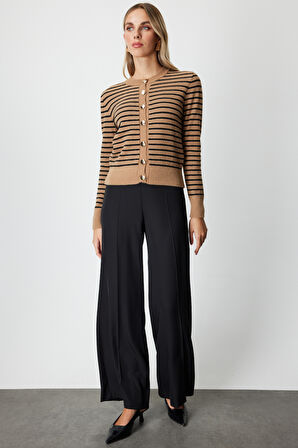 On Kadın Sıfır Yaka Çizgili Hırka 63901 Camel