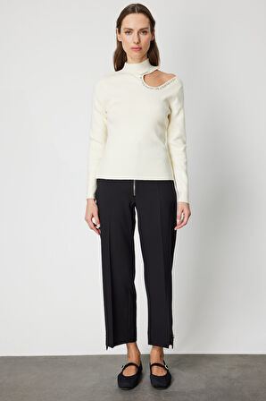 On Kadın Omzu Açık Taş Detaylı Triko Kazak 60309 Ekru