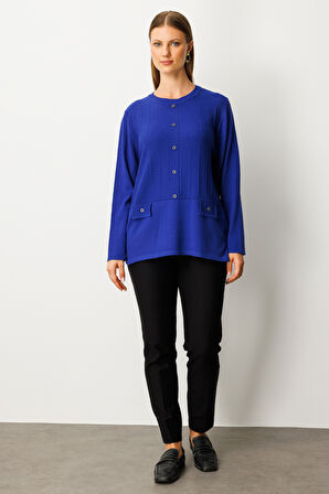 On Kadın Kabartma Desenli Süs Düğmeli Triko Kazak 65358 Saks