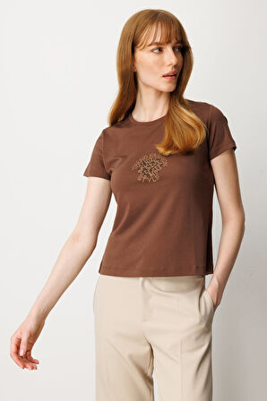 On Kadın Önü Taş Baskılı Kısa Kollu Bluz 61330 Kahverengi