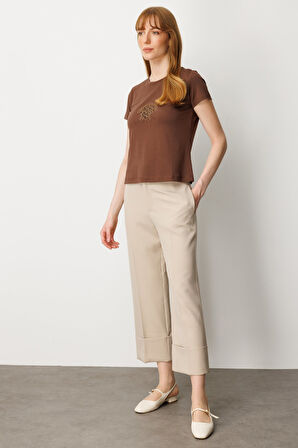 On Kadın Önü Taş Baskılı Kısa Kollu Bluz 61330 Kahverengi