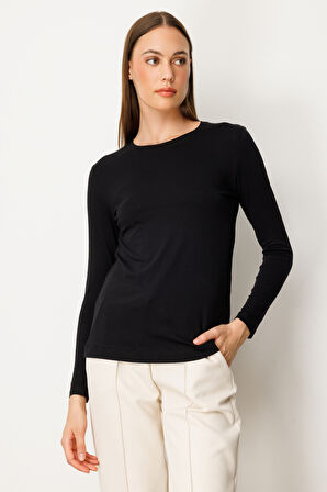 On Kadın Metal Aksesuarlı Sıfır Yaka Basic Bluz 61303 Siyah