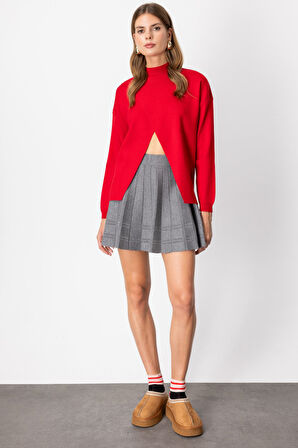 On Kadın Dik Yaka Asimetrik Kesim Triko Kazak 65343 Kırmızı