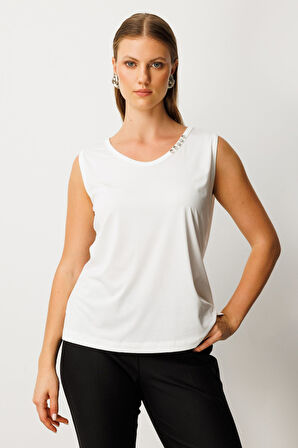 On Kadın Büyük Beden Yakası Düğme Detaylı Kolsuz Basic Bluz 61333 Ekru