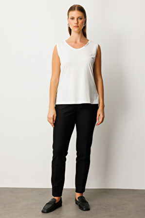 On Kadın Büyük Beden Yakası Düğme Detaylı Kolsuz Basic Bluz 61333 Ekru