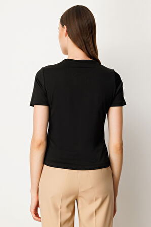 On Kadın Sıfır Yaka Kısa Kol Basic Bluz 61334 Siyah