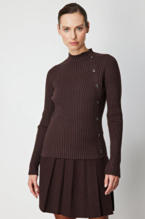 On Kadın Süs Düğmeli Fitilli Triko Kazak 69312 Kahverengi