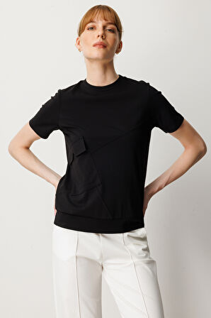 On Kadın Sıfır Yaka Cepli T-Shirt 61340 Siyah