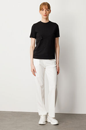 On Kadın Sıfır Yaka Cepli T-Shirt 61340 Siyah