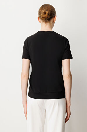 On Kadın Sıfır Yaka Cepli T-Shirt 61340 Siyah