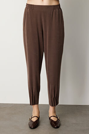 On Kadın Beli Lastikli Paçası Dikişli Pantolon 64409 Kahverengi