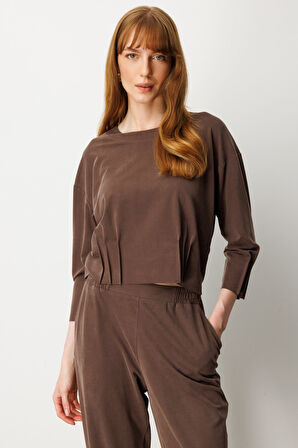 On Kadın Pile Detaylı Sıfır Yaka Bluz 64408 Kahverengi